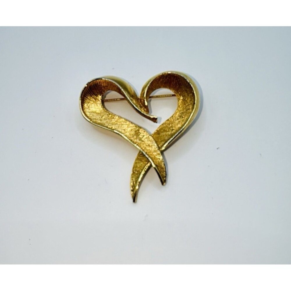 Vtg Heart Pin Brooch Modernist Textured Brushed Gold Tone Abstract MCM Valentine